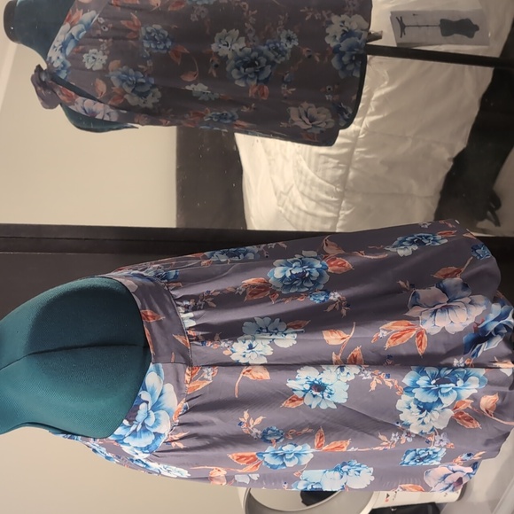 Top - Picture 6 of 9